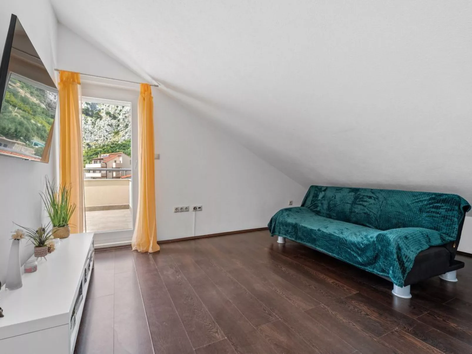 Ferienappartement mit zwei Meerblick-Balkonen-Binnen