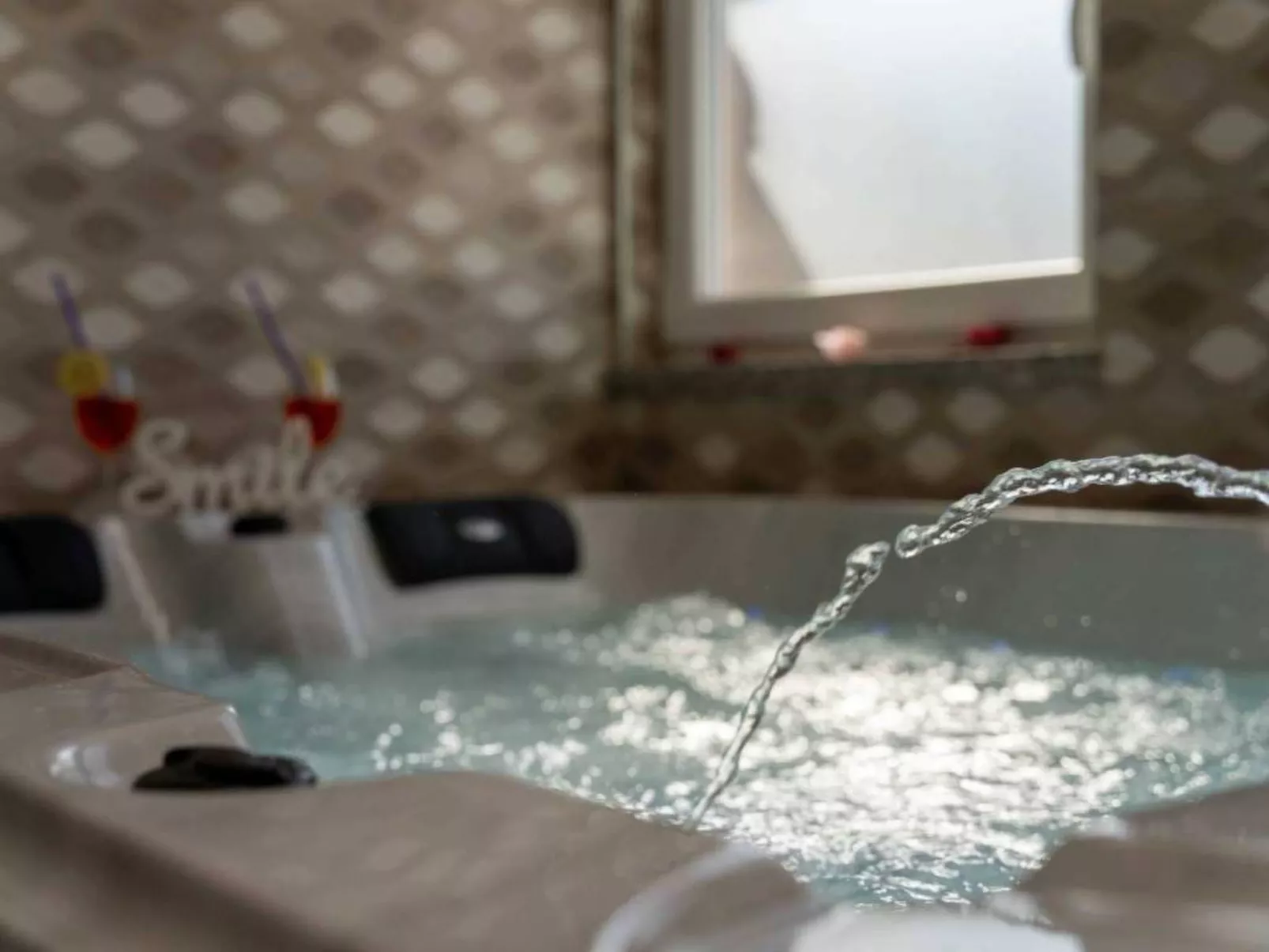 Mit Whirlpool und Sauna, in Kastelir-Binnen