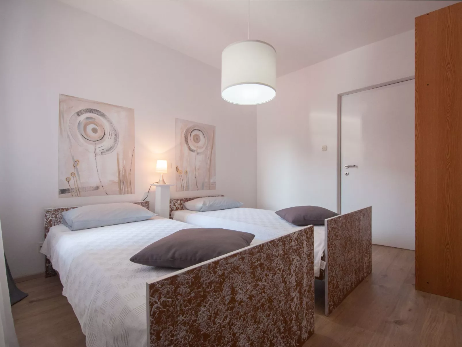 Wohnung Violett für 6 Personen-Binnen