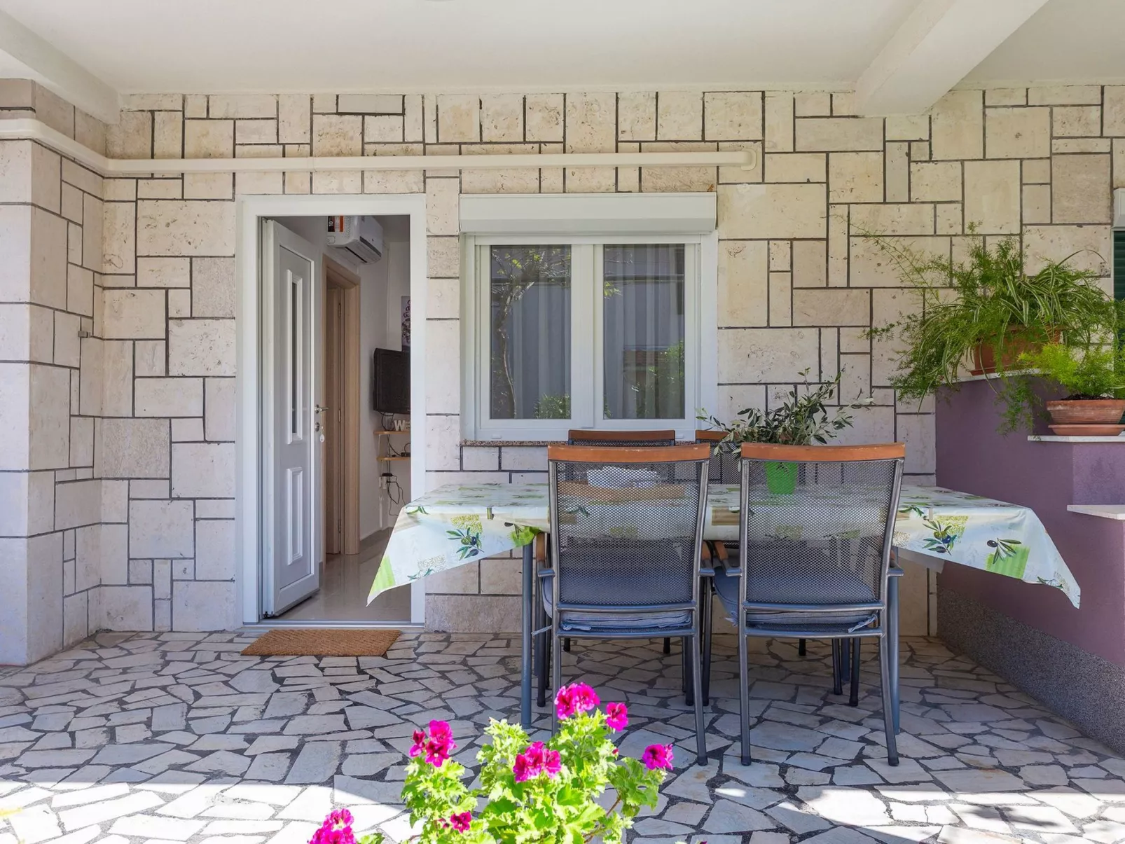 "Appartement Perka No.1"-Buiten