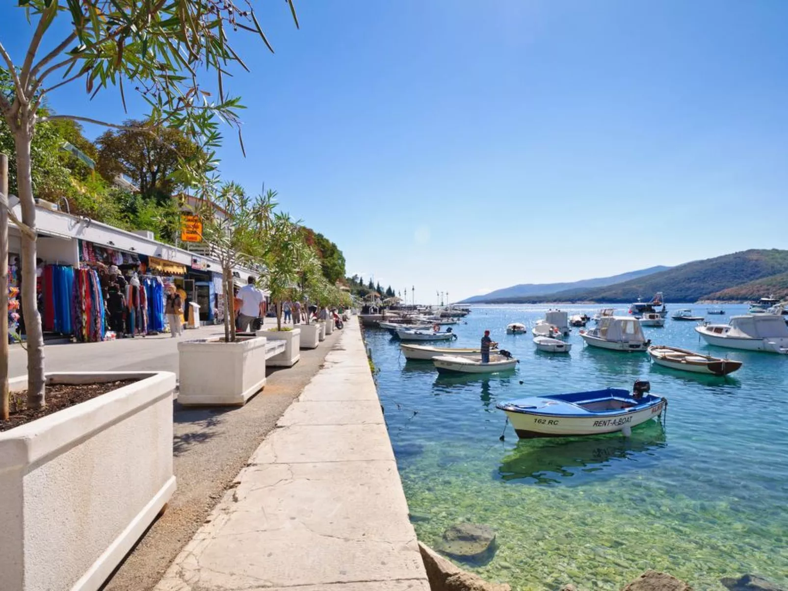 Mit Blick auf das Wasser-Buiten