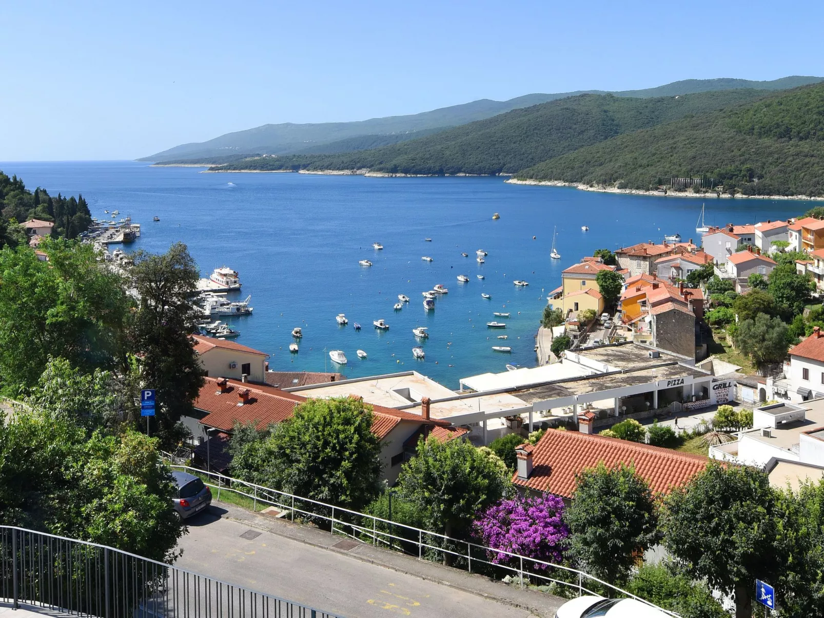 'Villa Ivisa' mit eigenem Pool-Buiten