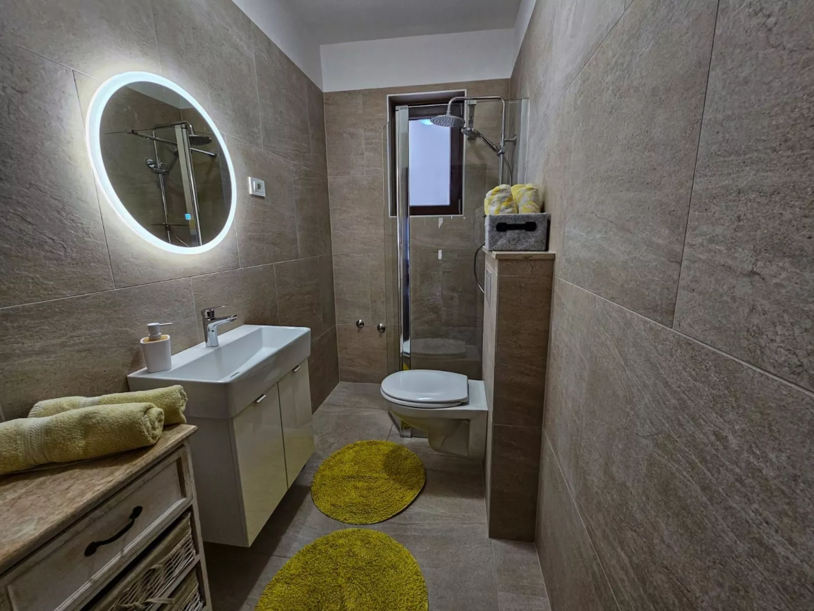 Sehr geräumige Villa mit Pool-Binnen