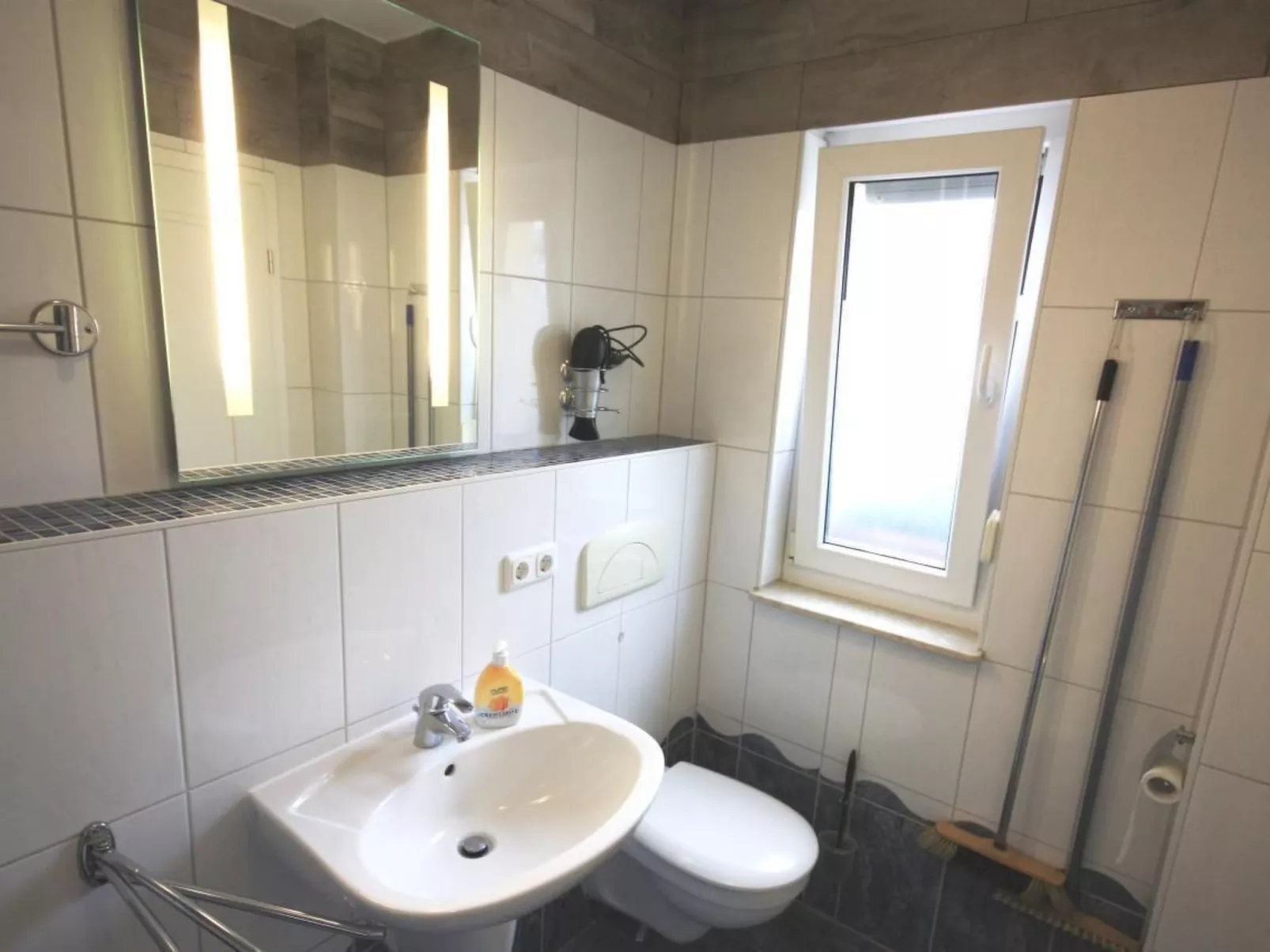 75 qm Wohnung Ostseebad Koserow mit Terrasse, Grill und Garten-Binnen