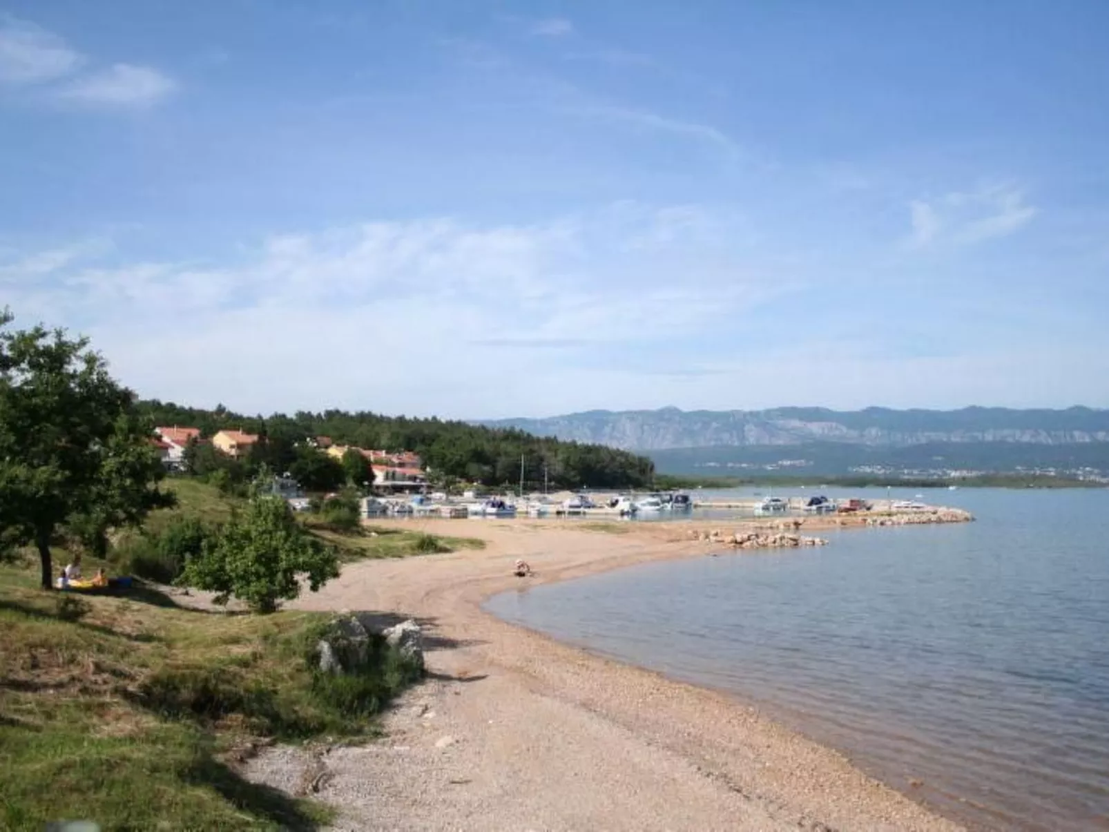 Moderne Wohnung im Erdgeschoss-Buiten