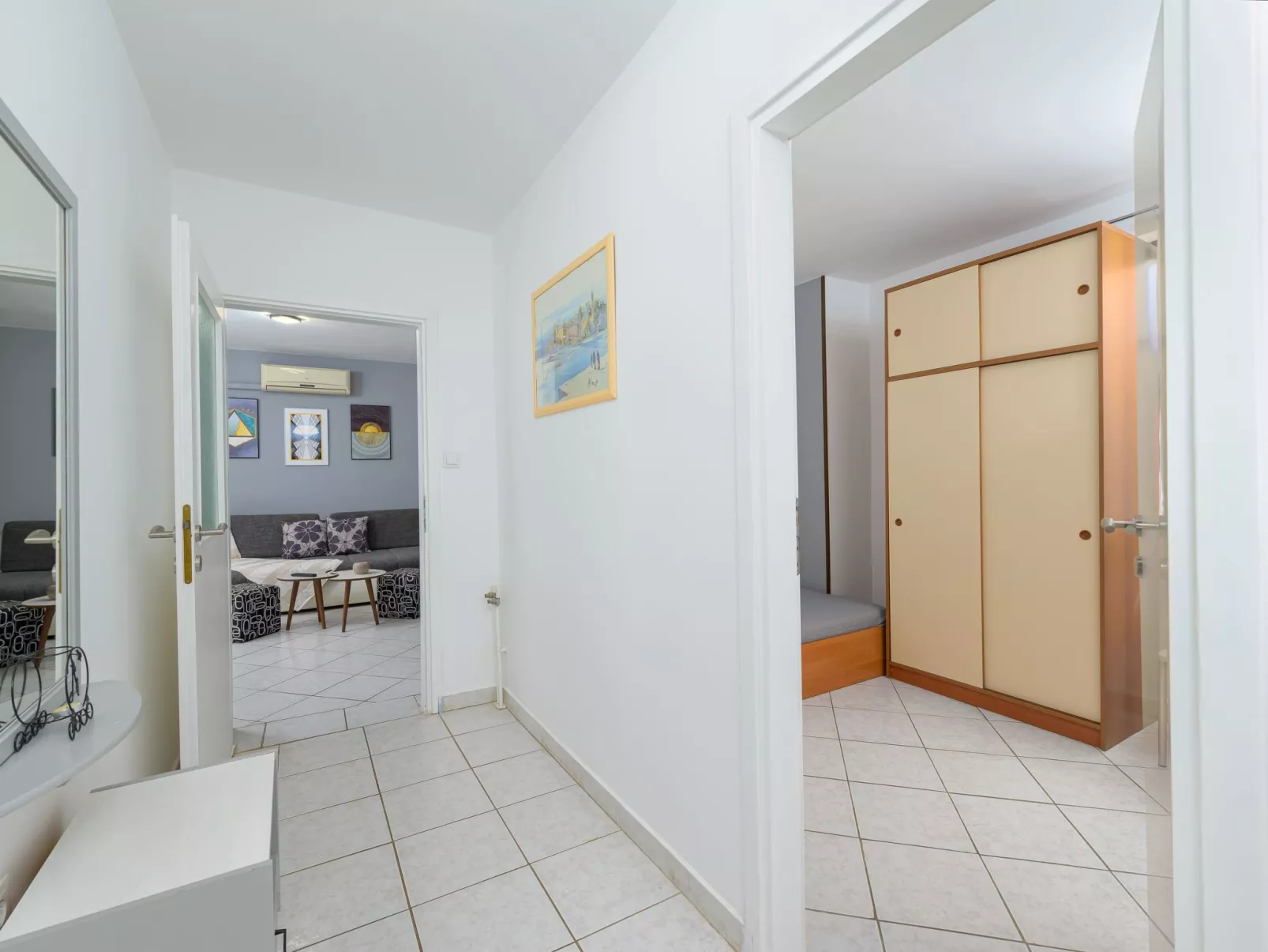 Stilvoll eingerichtete Ferienwohnung 4-Image-tags.info