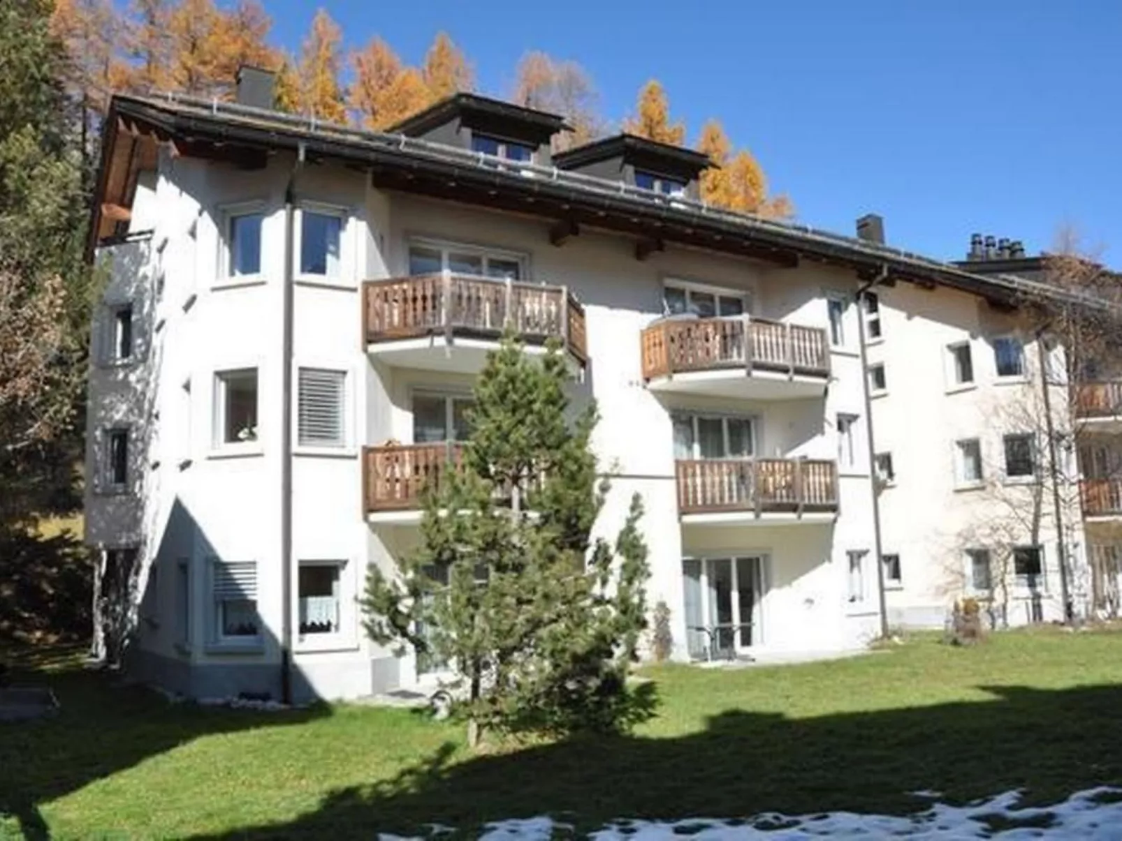 Chesa Semnadur H5 - Buiten