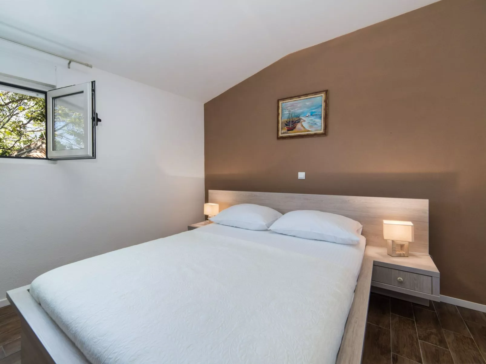 ★Terrasse ★FreieParkplätze ★Nähe Zentrum Dolore- A1-Binnen