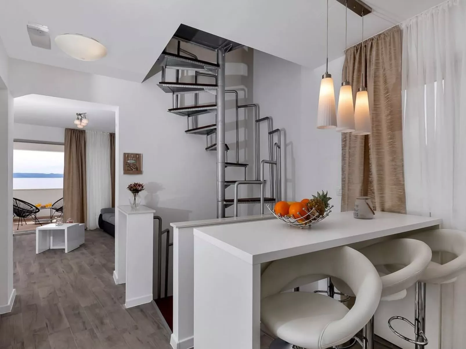 „Villa No Stress“ mit Infinity-Pool-Binnen