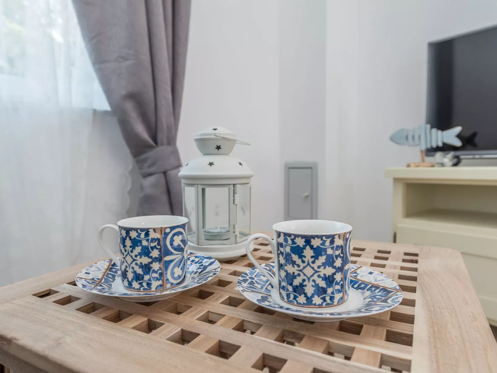 "Ena" mit Blick auf das Wasser-Binnen