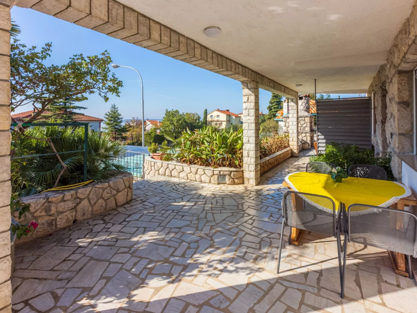 Wohnung in Crikvenica, nahe Sandstrand-Buiten