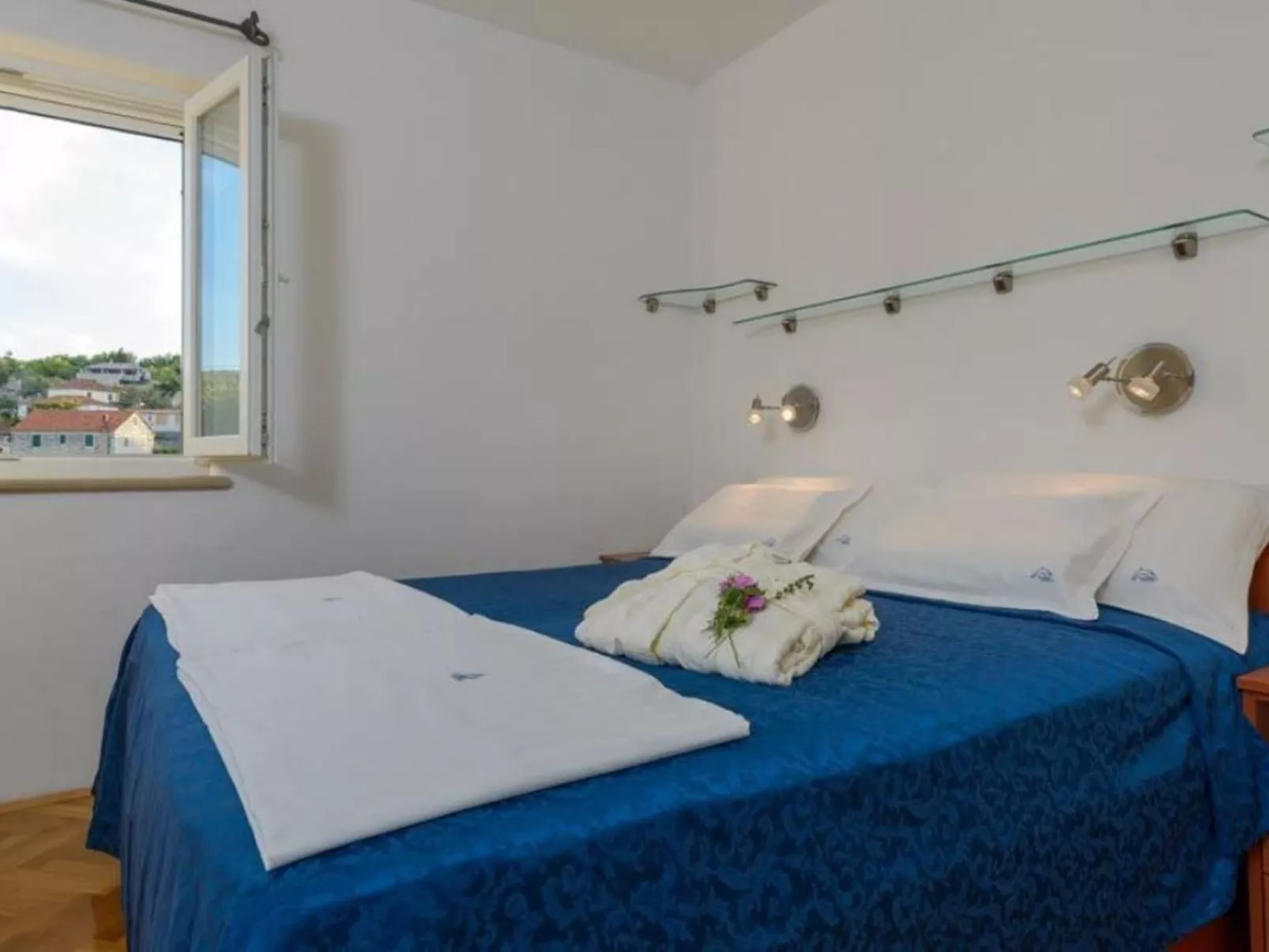  Angelina mit Pool & Sauna-Binnen