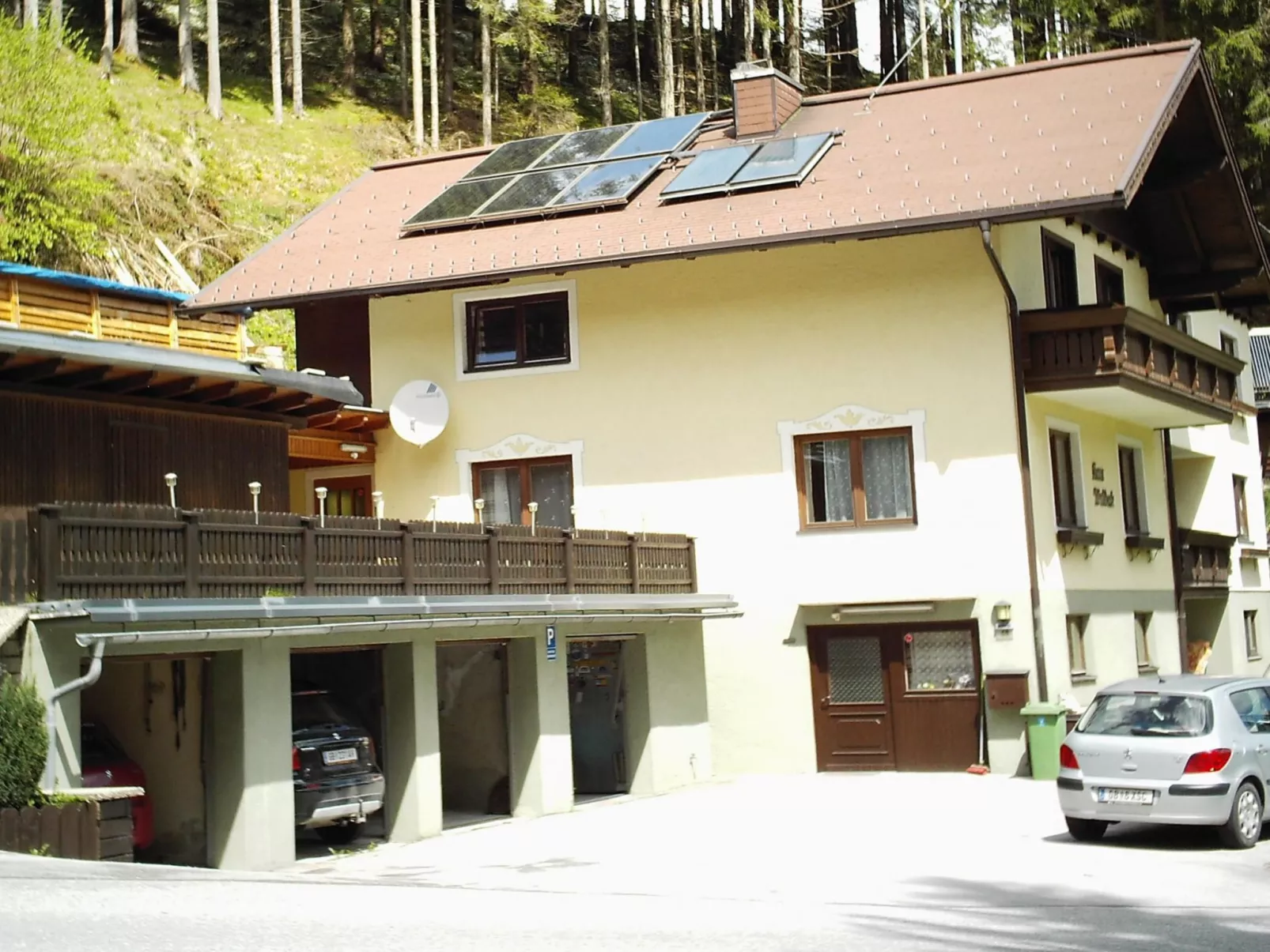 Mit Balkon und herrlichem Ausblick-Image-tags.info