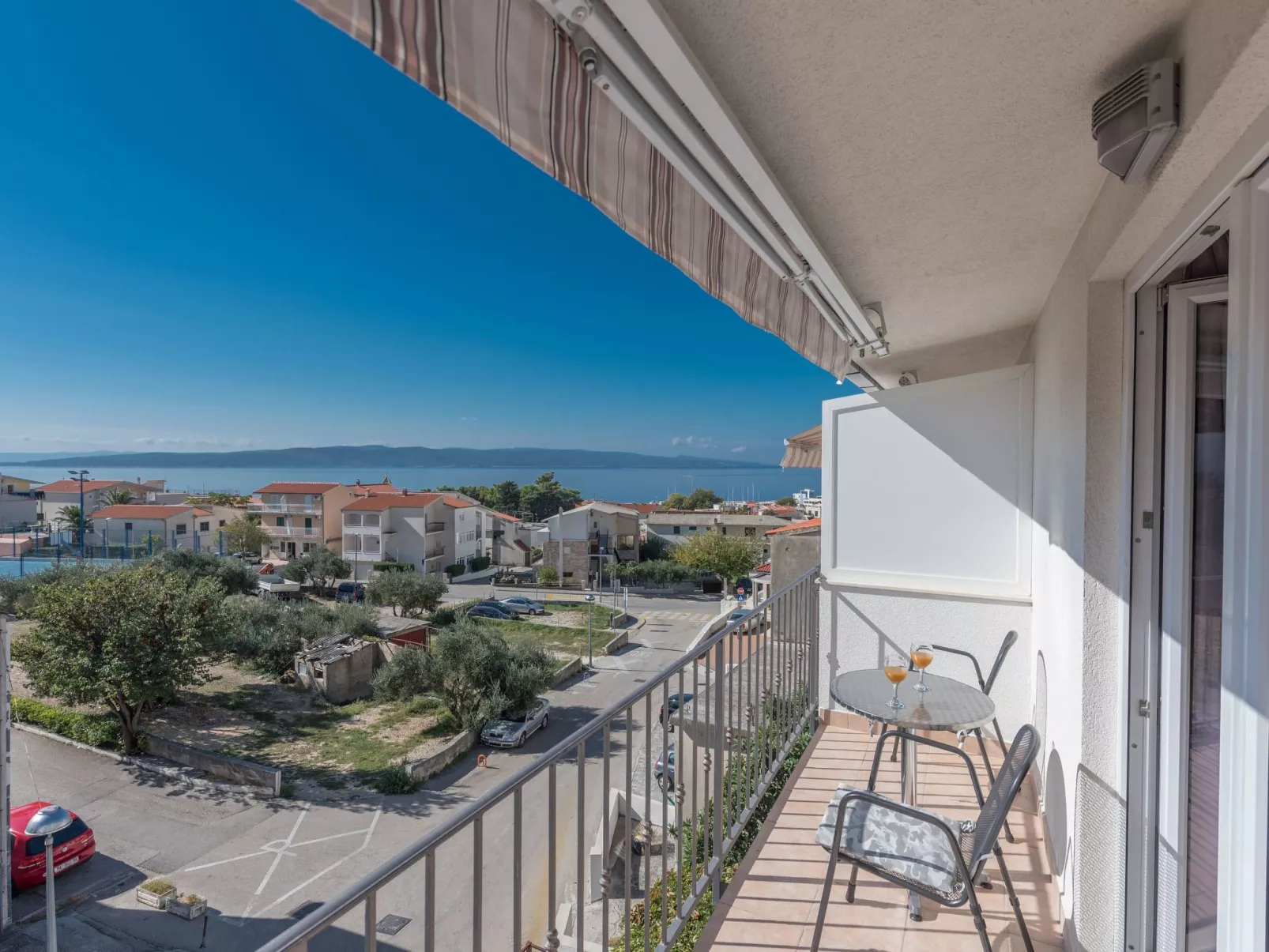 Mit Balkon und Garten sowie Meerblick-Buiten