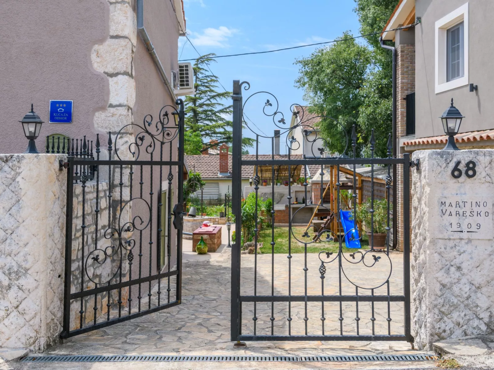 Mit Garten, Terrasse und Grill-Buiten