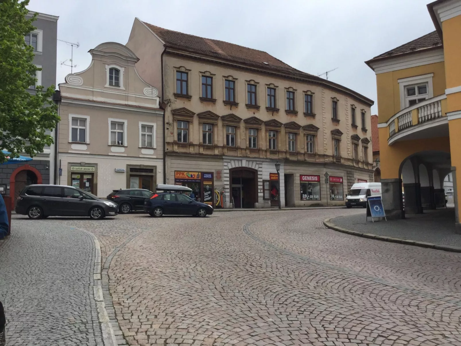 Wohnung auf einem eingezäunten Grundstück-Buiten