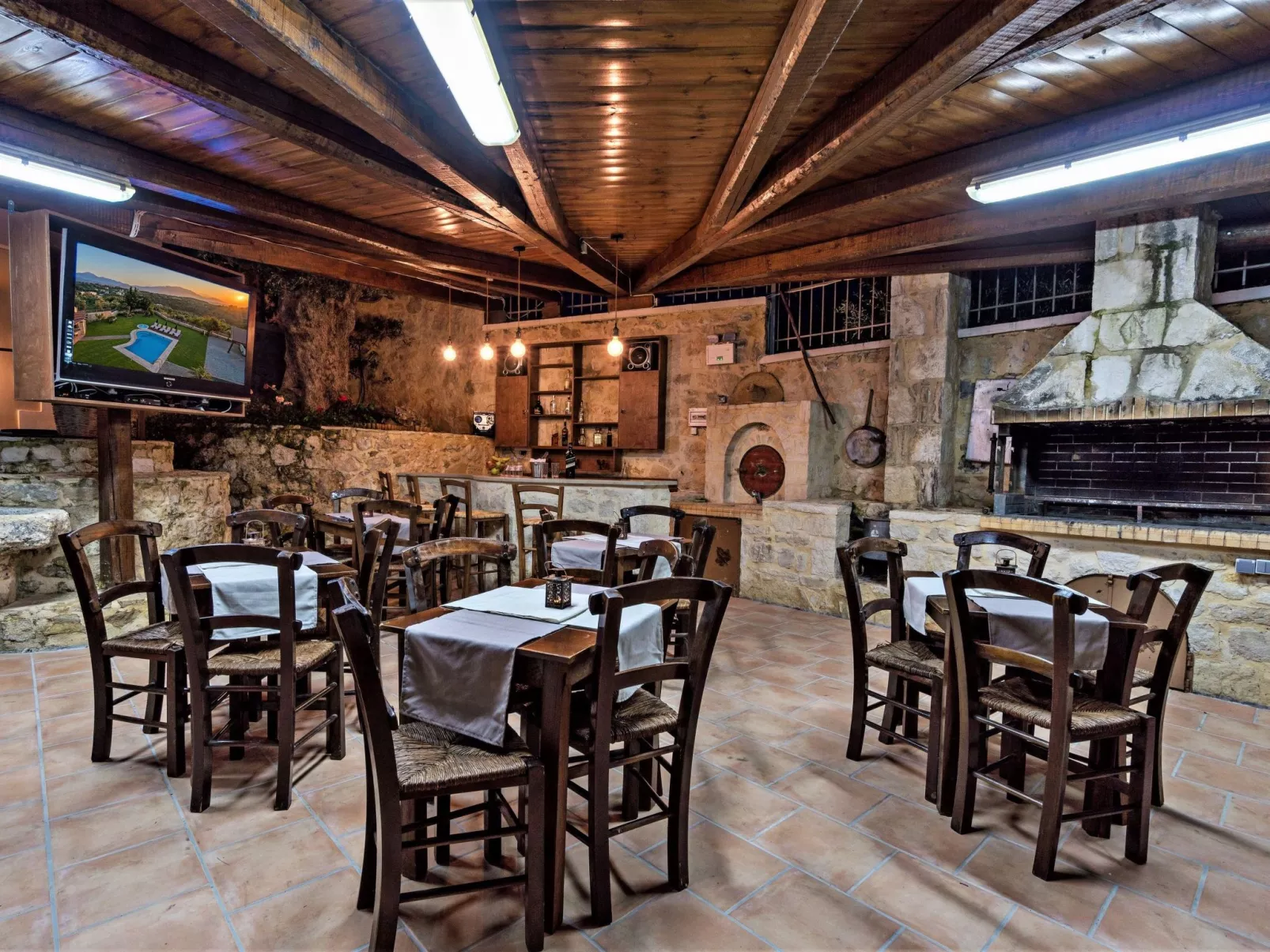 Villa Zeus mit privatem Pool und Jacuzzi-Binnen