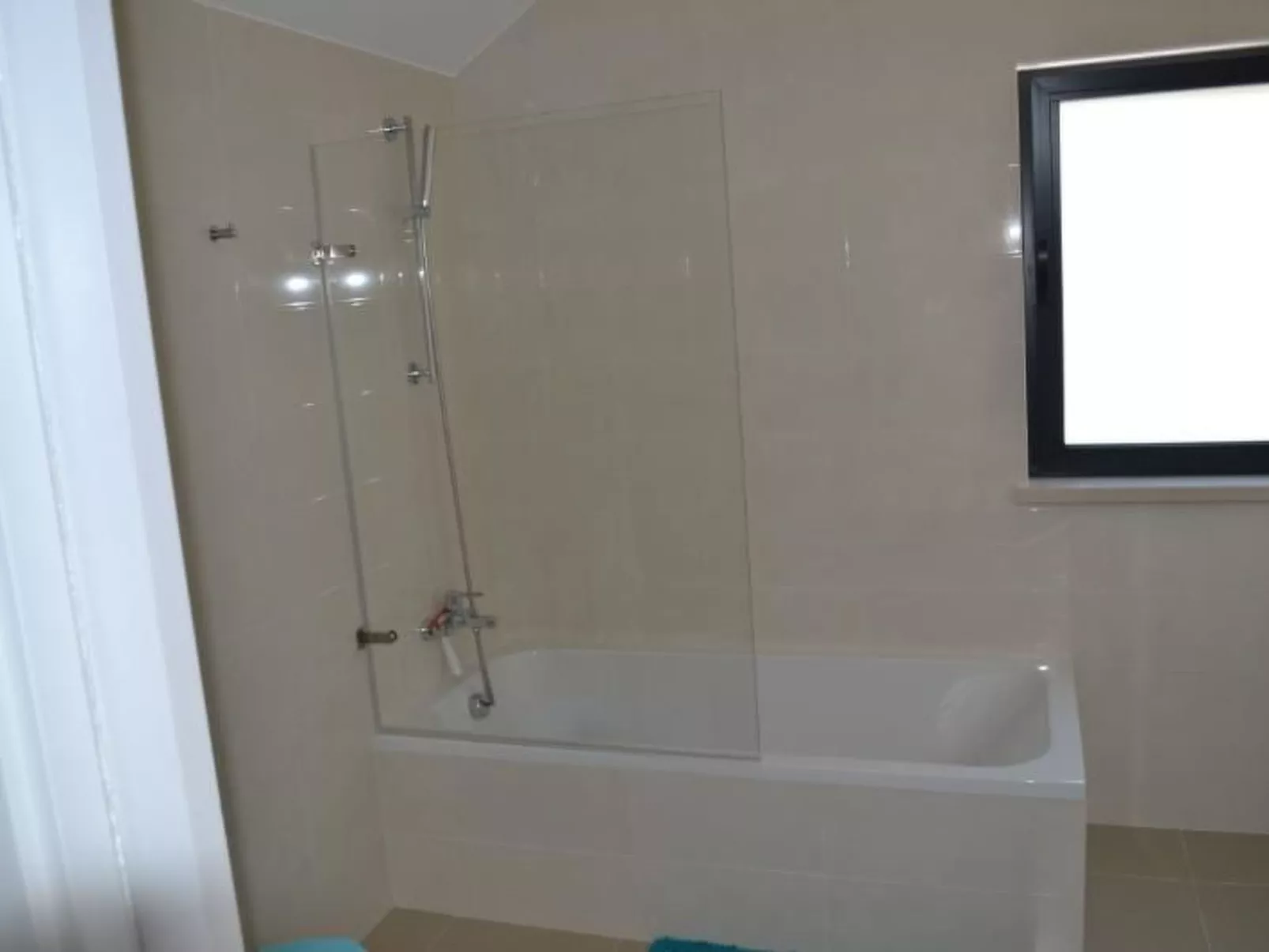 Neue moderne Villa mit privatem Pool-Binnen