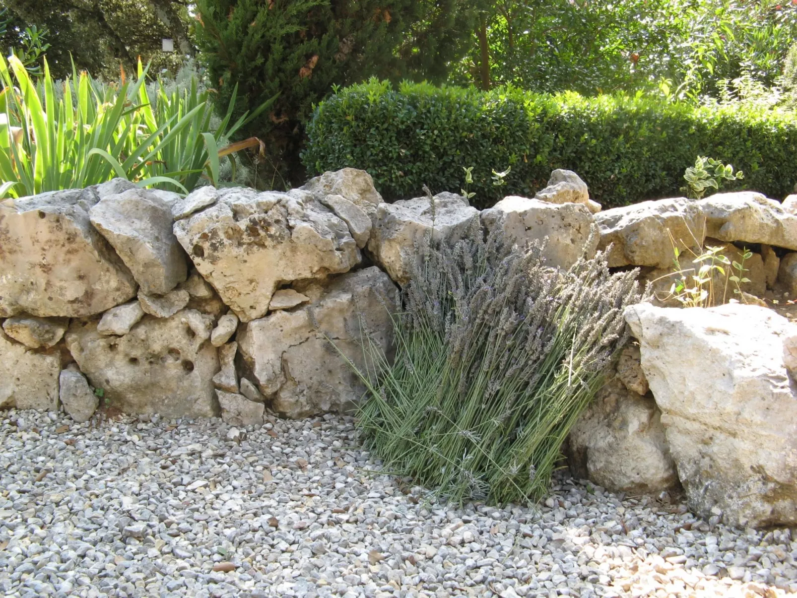 À l'abri du Mistral-Buiten