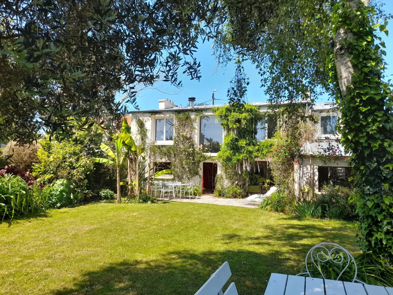 Kleine Wohnung in großem Familienhaus-Buiten
