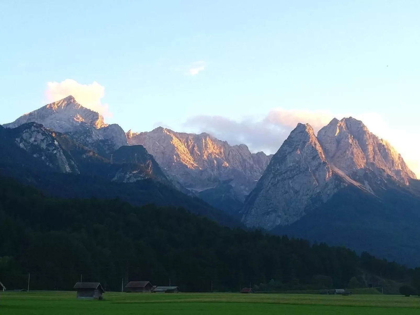 Fewo Zugspitze-Buiten