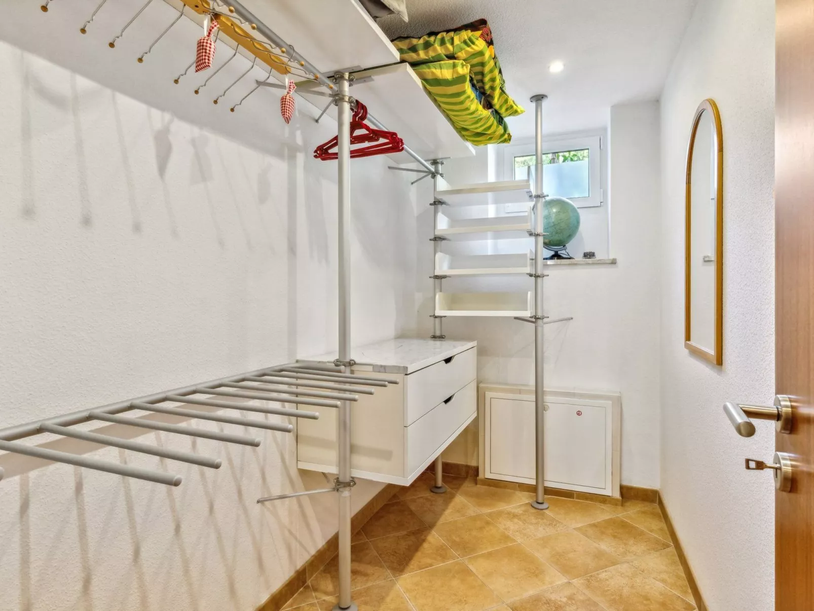 In Karlshorst mit Terrasse-Binnen