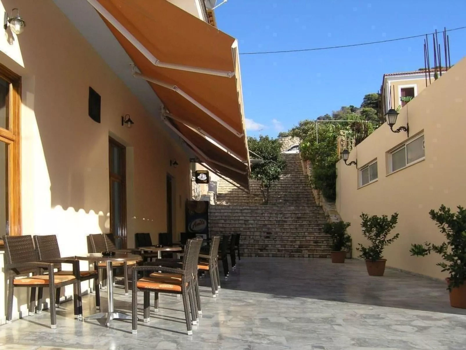 Appartement in Derveni mit Terrasse-Buiten