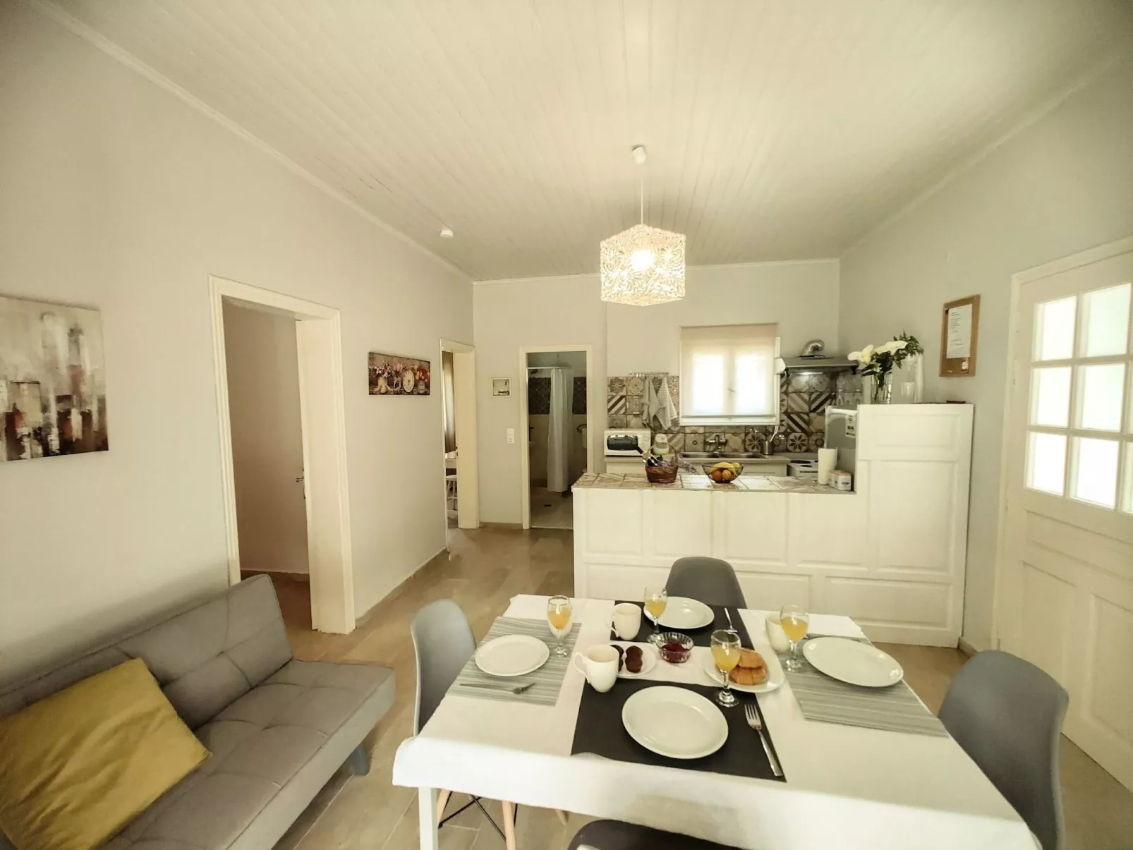 Geräumige Wohnung mit zwei Schlafzimmern in der Nähe des Sandstrandes-Binnen