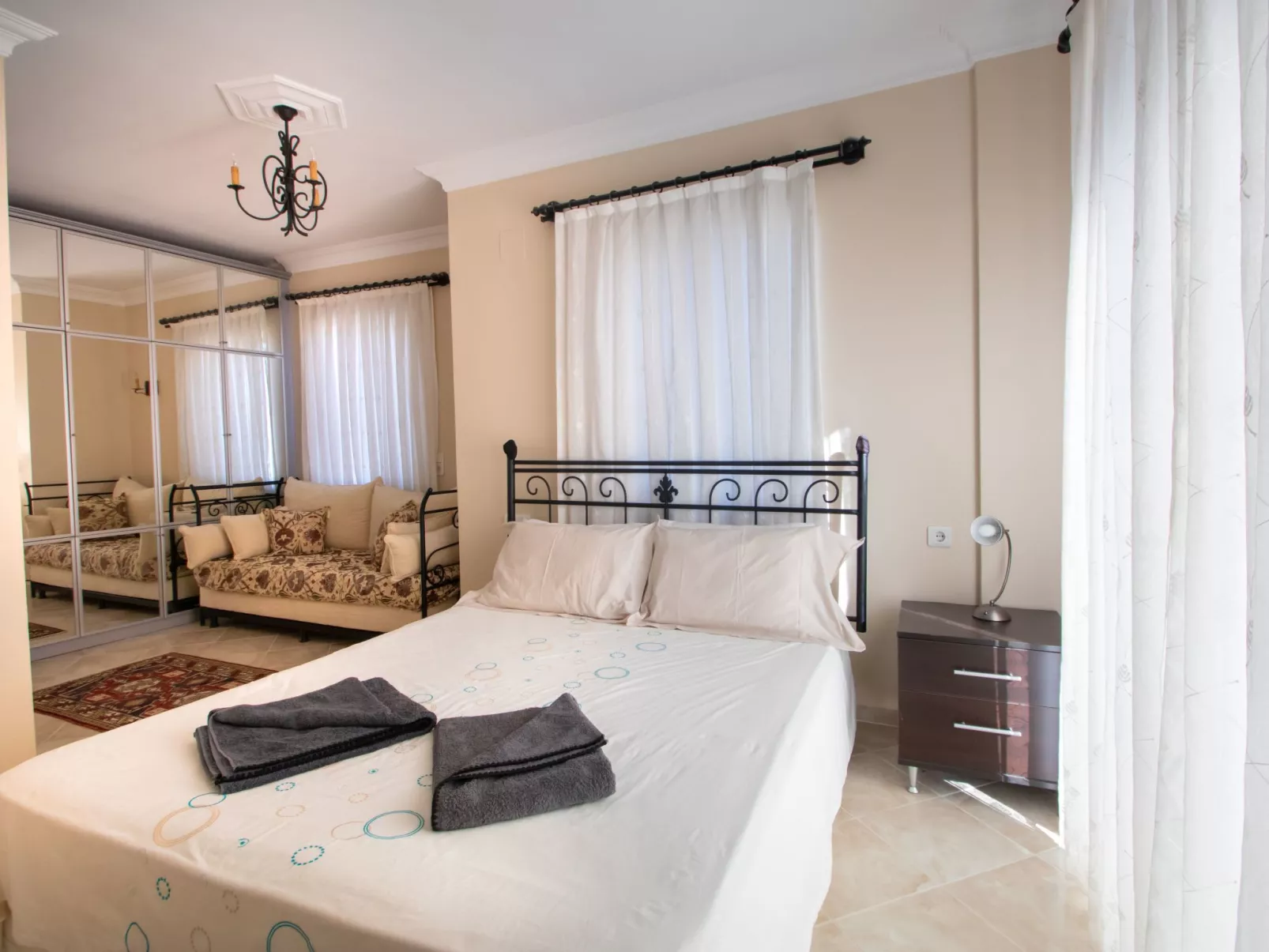 Mit Garten, Grill und Terrasse-Binnen