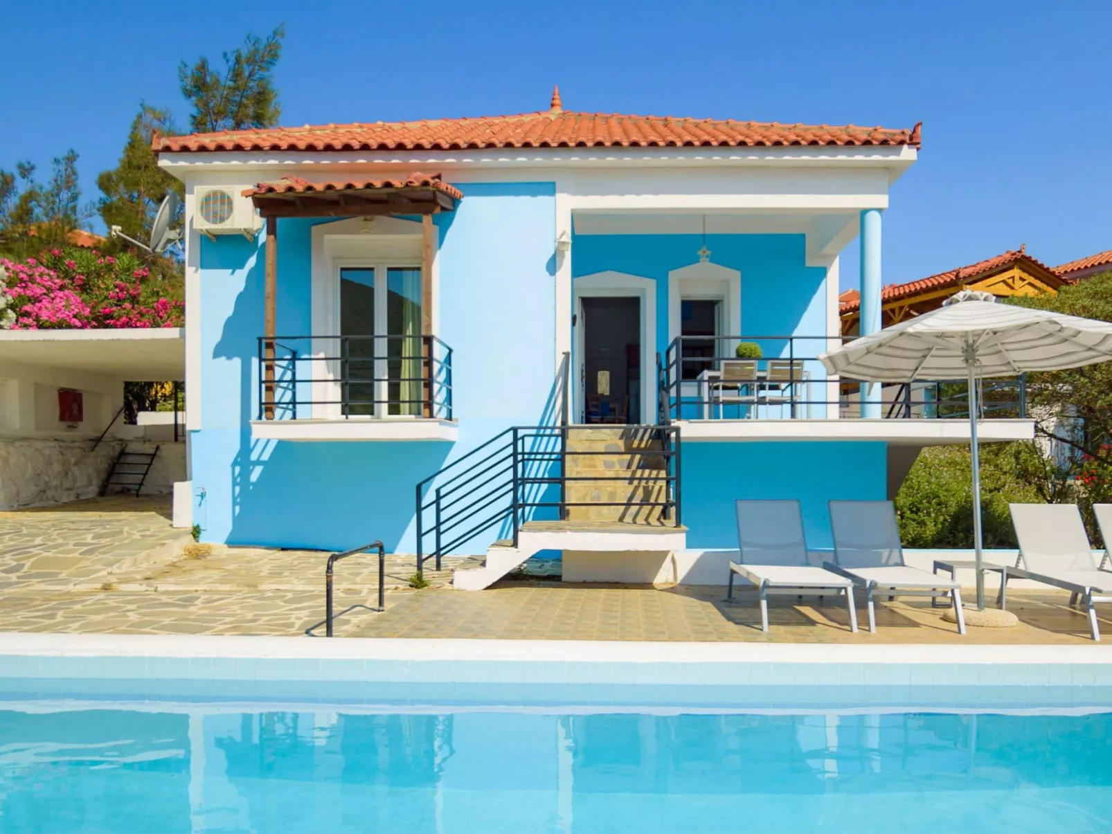 "Blue Villa"-Image-tags.info