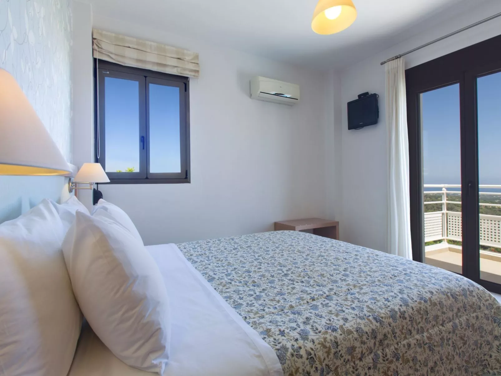 Haus in Arkadi mit Parkplatz vor Ort-Binnen