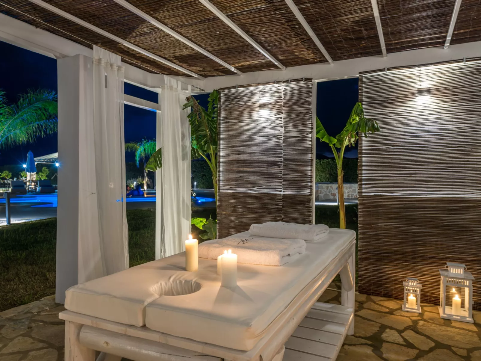 In Arkadii mit Außenpool-Binnen