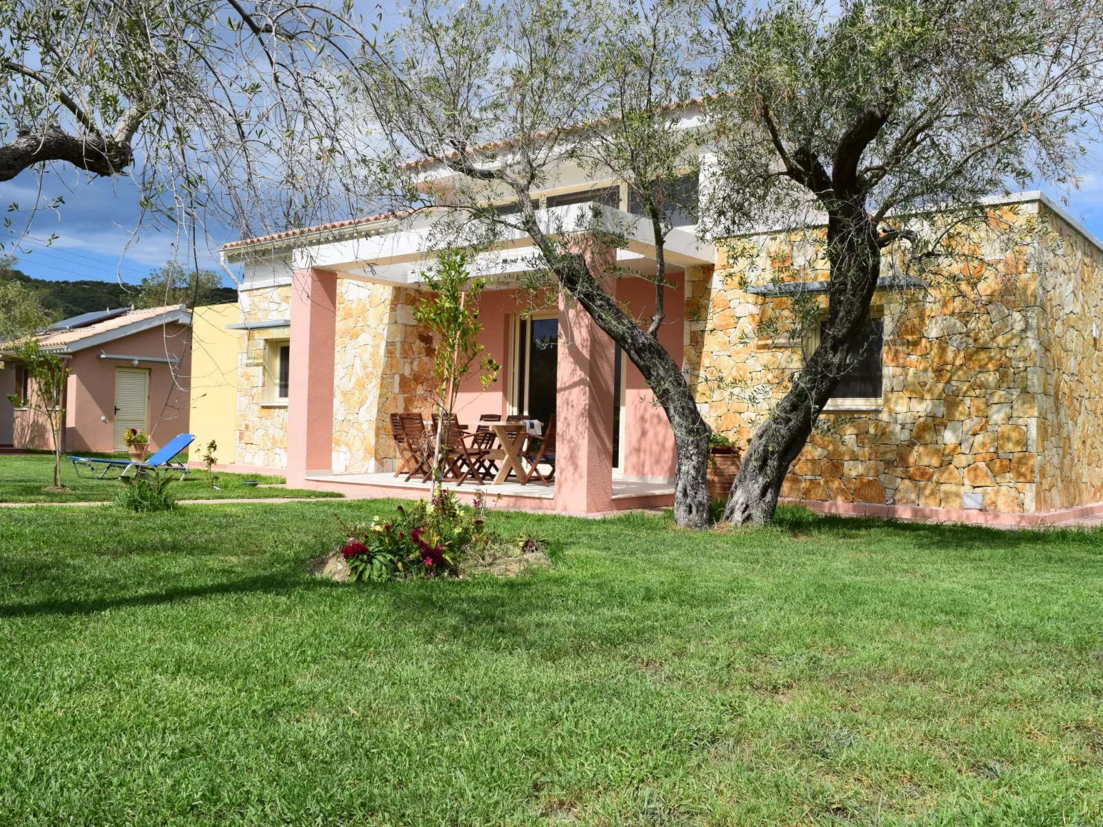 Villa Thalassa mit Schwimmbad und Garten-Image-tags.info