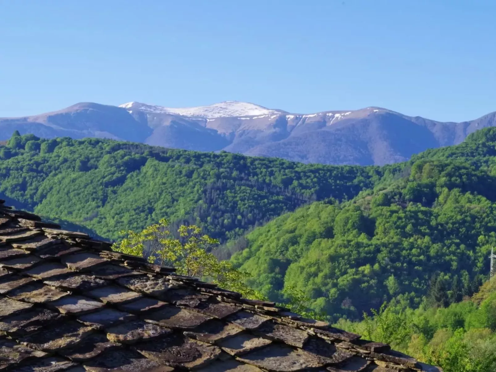 Authentisches Haus mit Bergblick - Karashka-Buiten