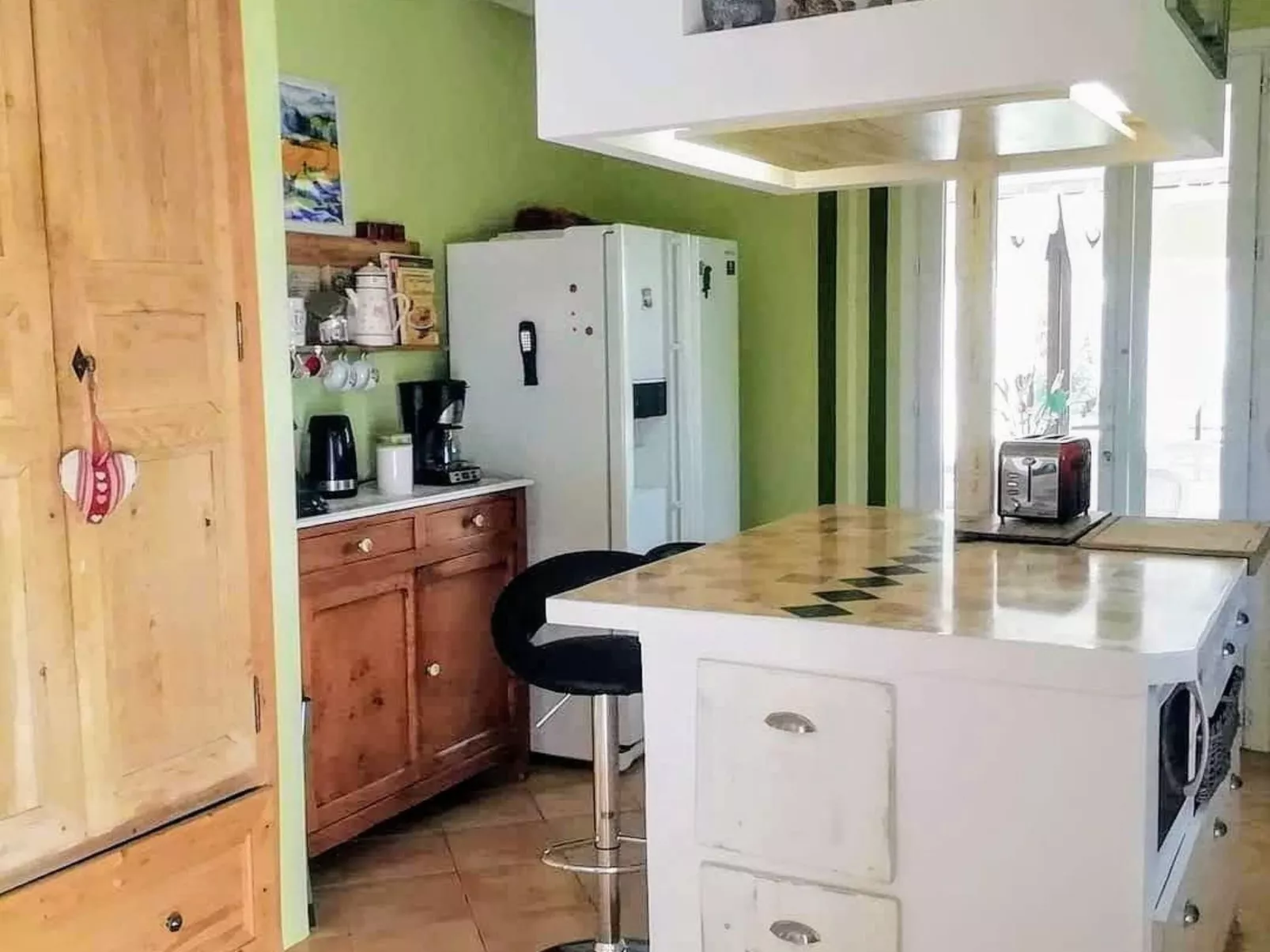 Auf dem Land mit Pool-Binnen