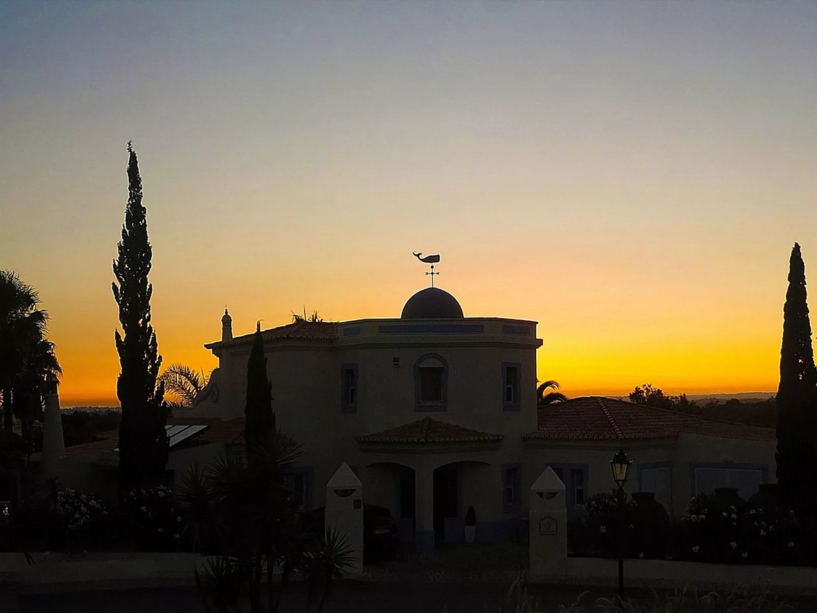 Luxuriöse Villa - Privater Pool und schöner Garten-Image-tags.info