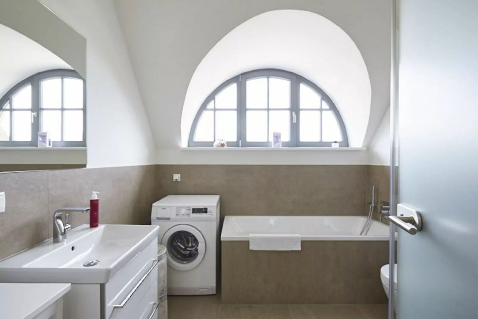 379178-Badkamer