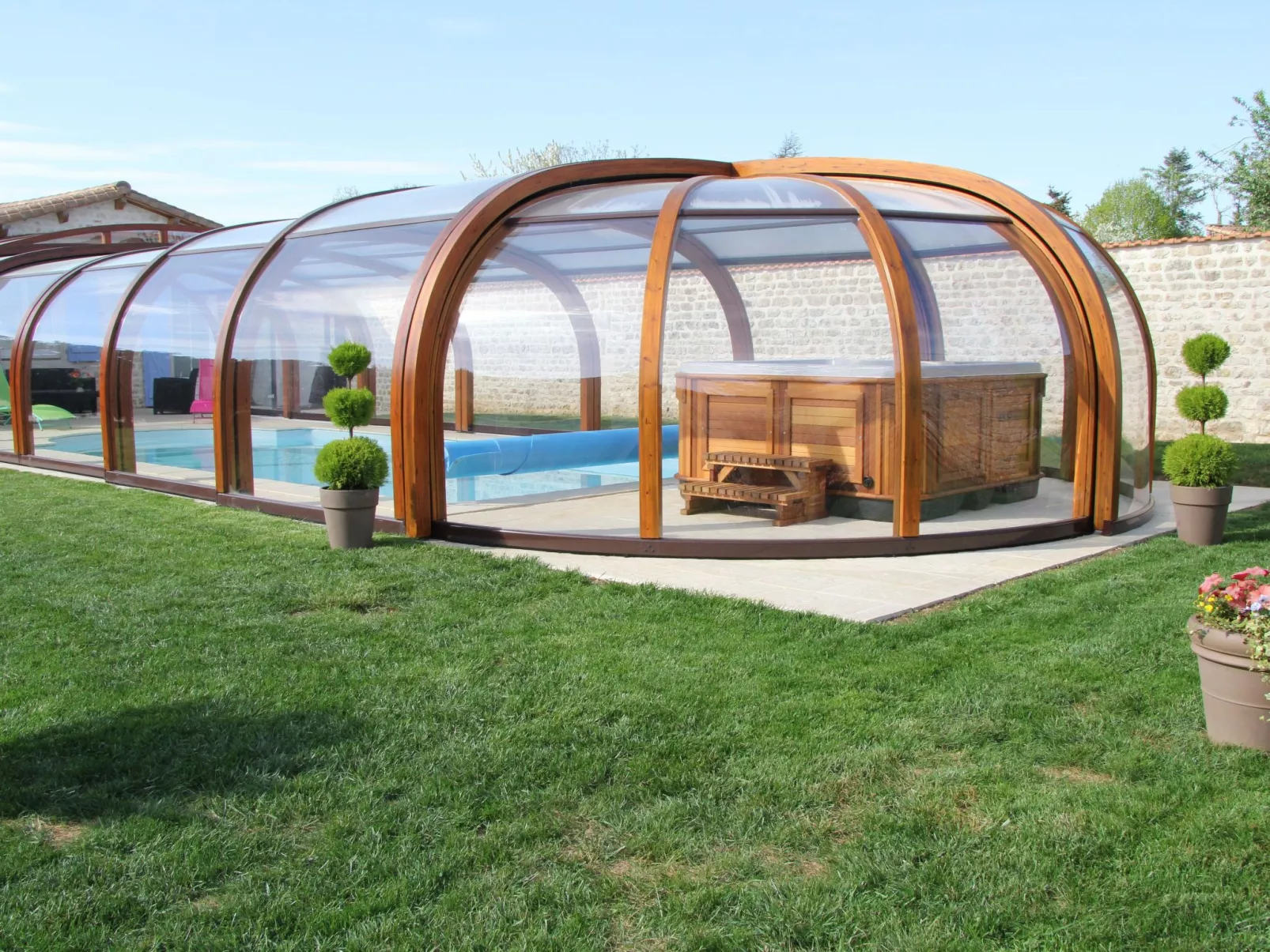 Villa "La Bergerie" mit Privatpool und Spa-Buiten