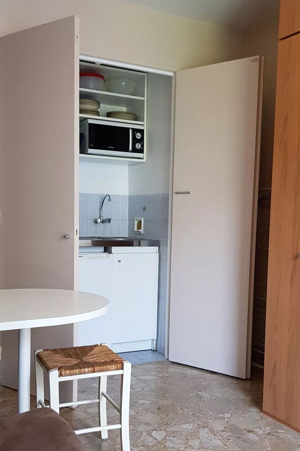 Studio "Observatoire" möbliert 20m2 mit Balkon 2m2-Image-tags.info