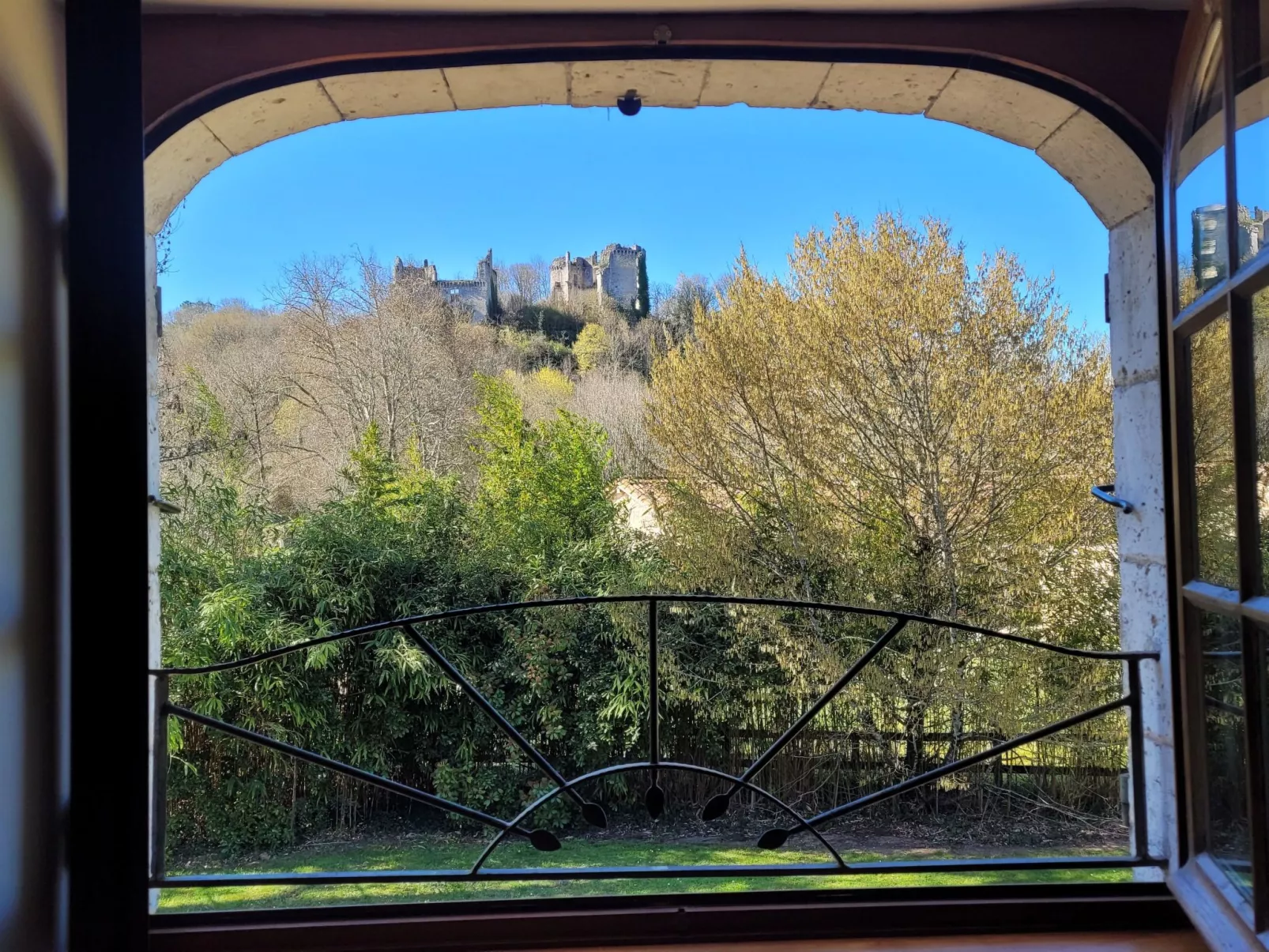 La Monestière-Buiten