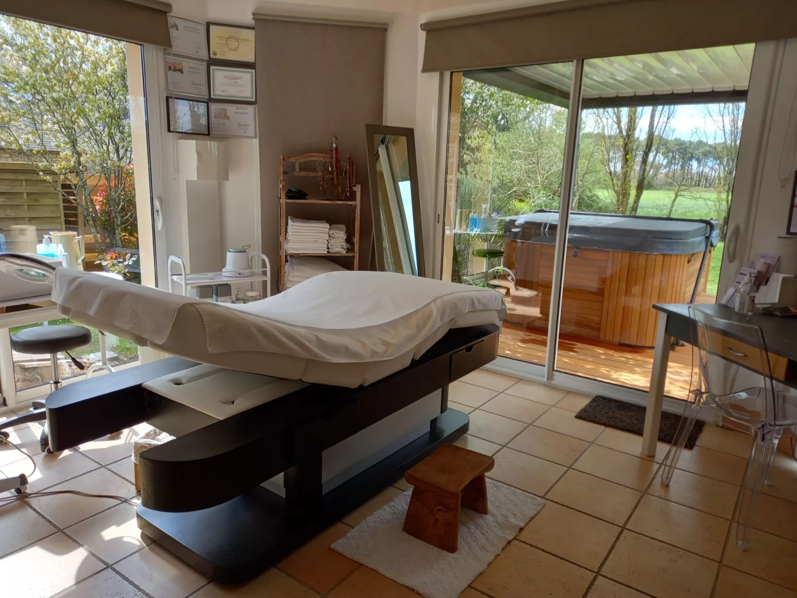 "L'Aube" - privates SPA - ruhig gelegen-Binnen