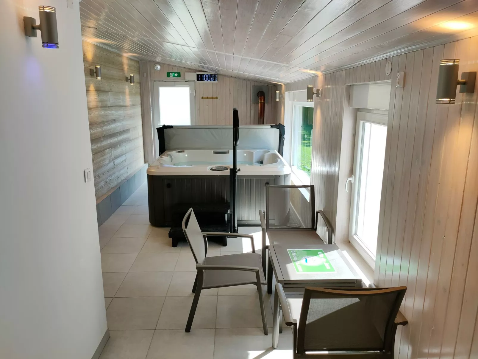 1805 Bis mit Spa und Sauna-Binnen