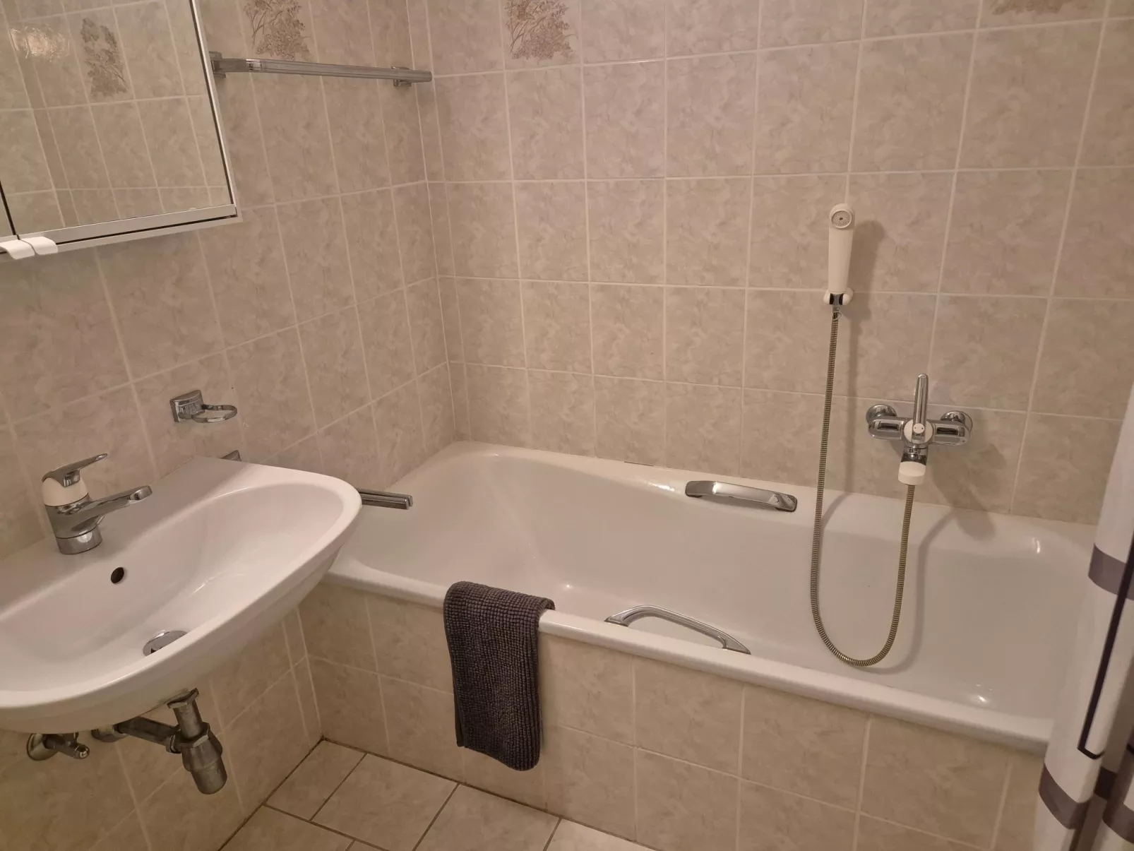 Executive mit 6 Schlafzimmern und 2 Bädern-Binnen