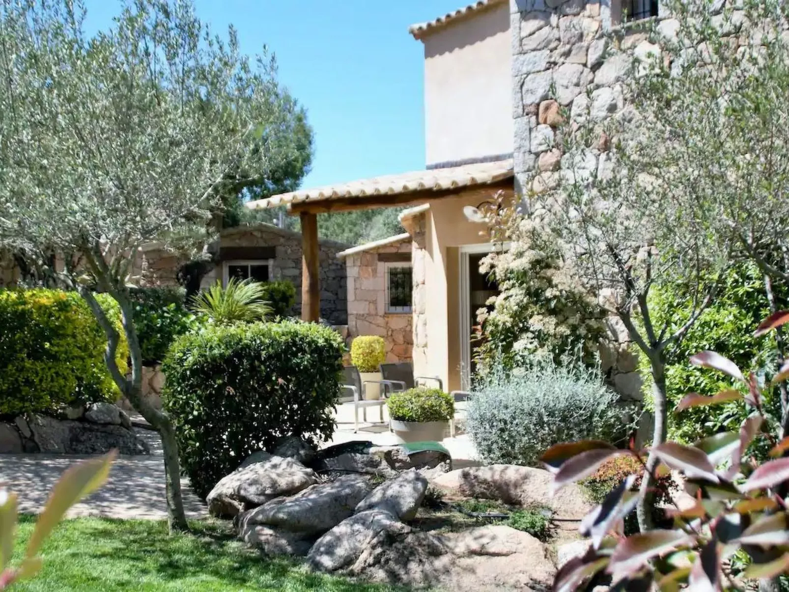 Luxusvilla aus Stein Concadoro-Buiten