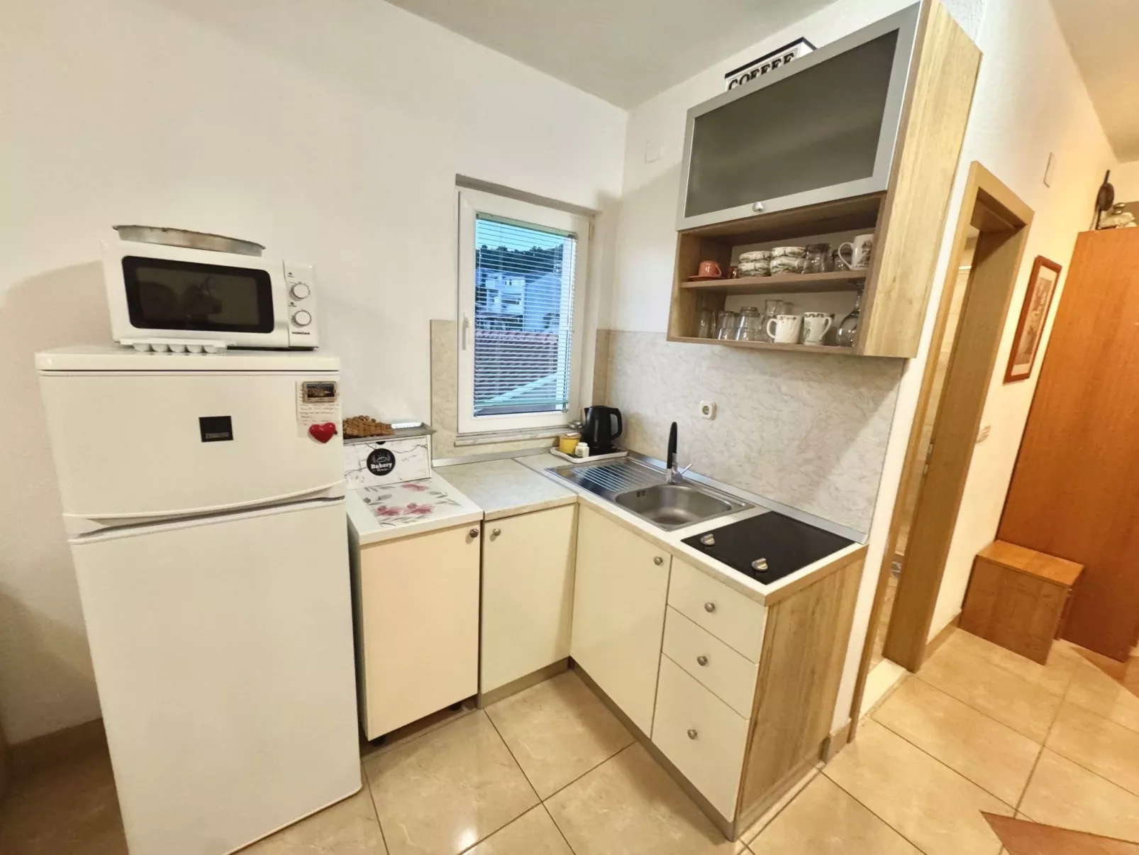 Angenehme Wohnung in Komarna mit privatem Parkplatz-Binnen