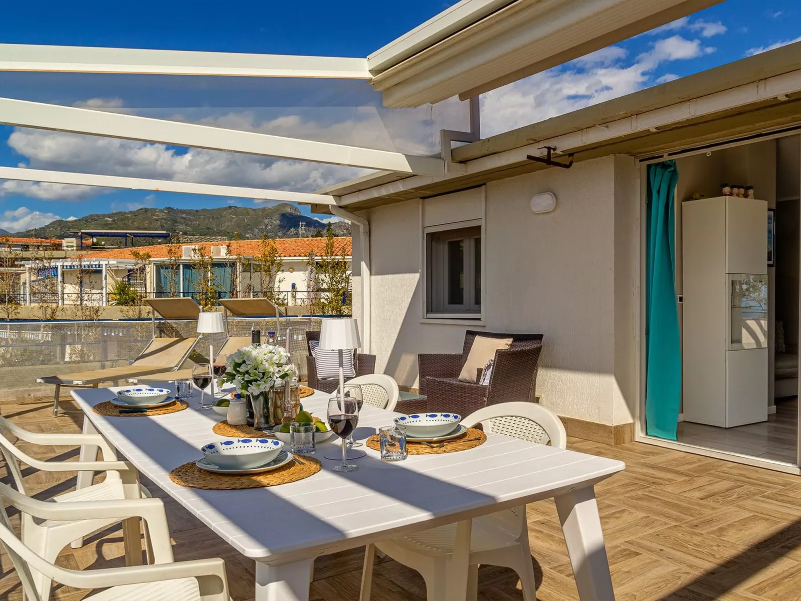 Naxos Loft Ferienwohnung mit Terrasse-Buiten