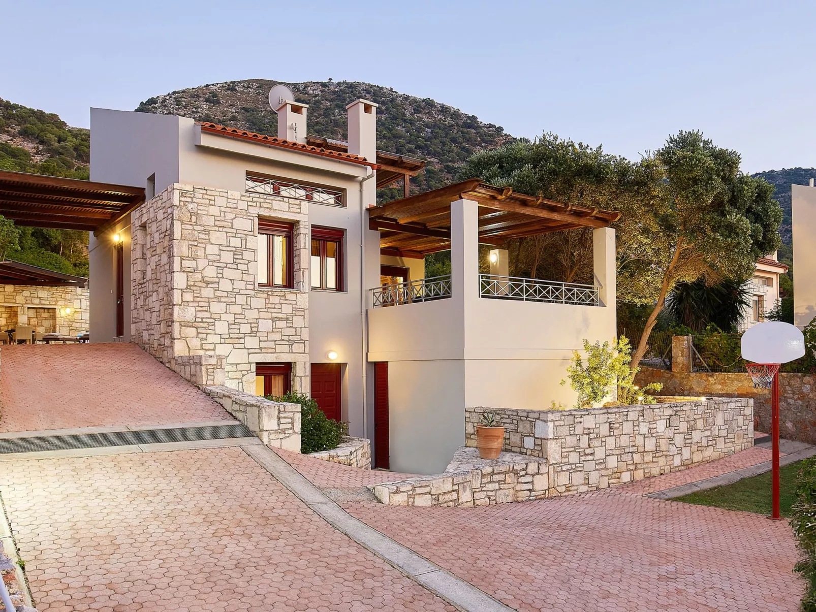 Dioni für 6 Personen und 1 Kind-Buiten