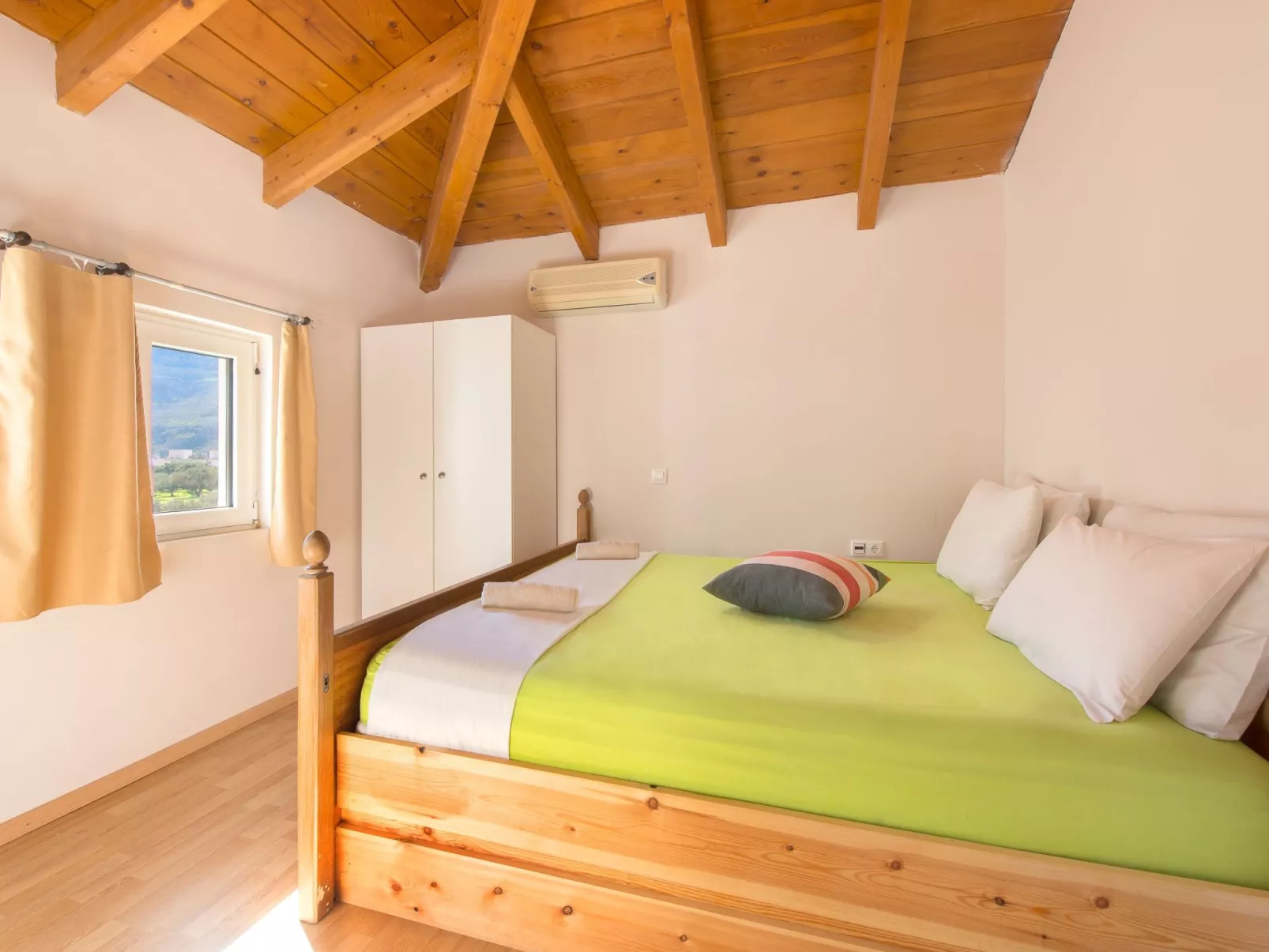 In Kolympia mit privatem Garten-Binnen