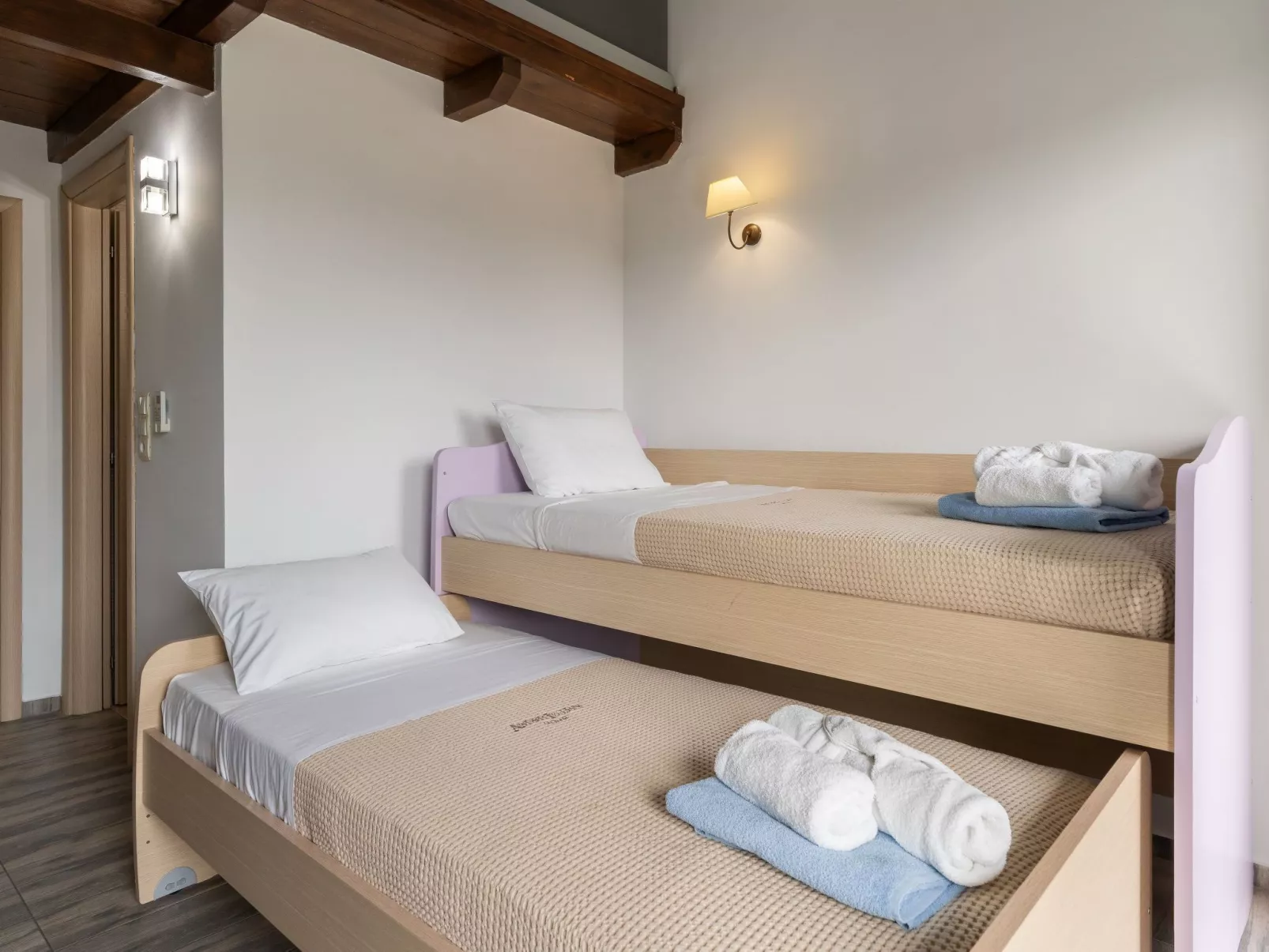 Kostenloses Frühstück, Pools, Kinderbereich, für 20 Gäste-Binnen