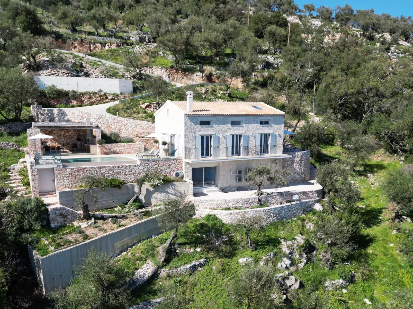 Prächtige Villa in spektakulärer Lage-Buiten